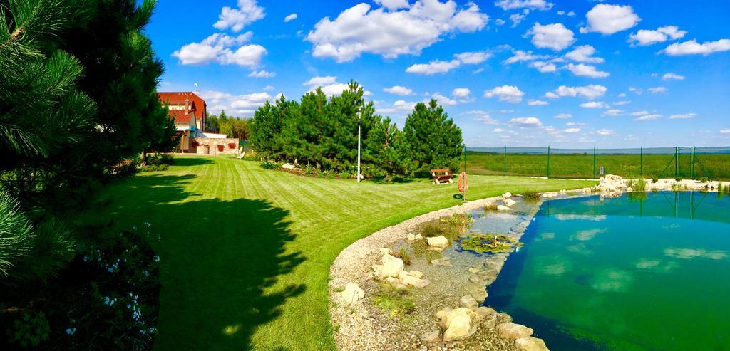 Hotel Celnice Břeclav Exteriör bild